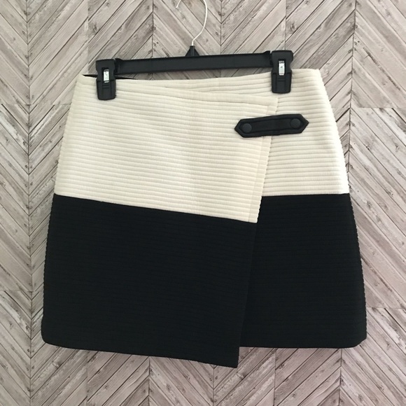 Alice + Olivia Dresses & Skirts - SOLD ALice & Olivia Lennon Crossover Angled Skirt